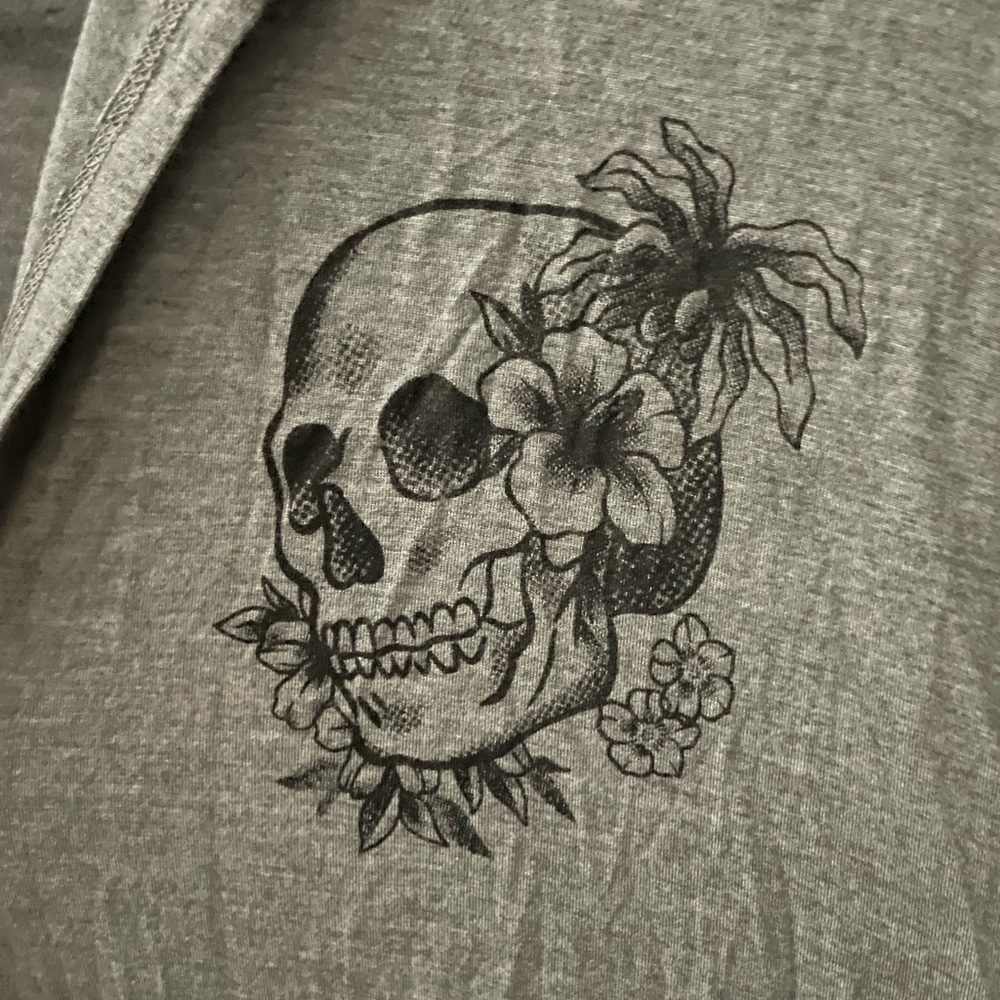 Lovesick Sweater Cape - Super Soft Skull Grey TORRID Size 3/4
